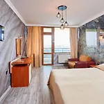 Petar And Pavel & Relax Center Хотел