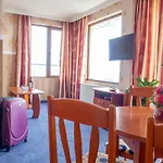 Хотел Petar And Pavel & Relax Center Поморие