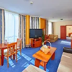 Хотел Petar And Pavel & Relax Center Поморие